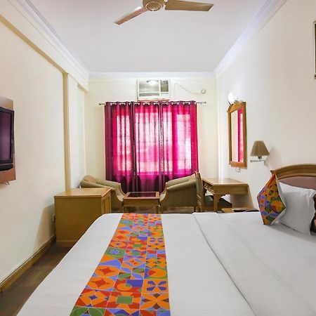 Fabhotel Altus Гургаон Экстерьер фото